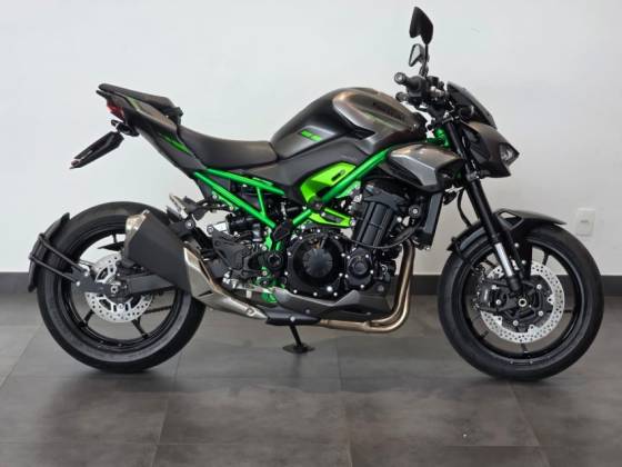 KAWASAKI Z900 KAWASAKI Z900